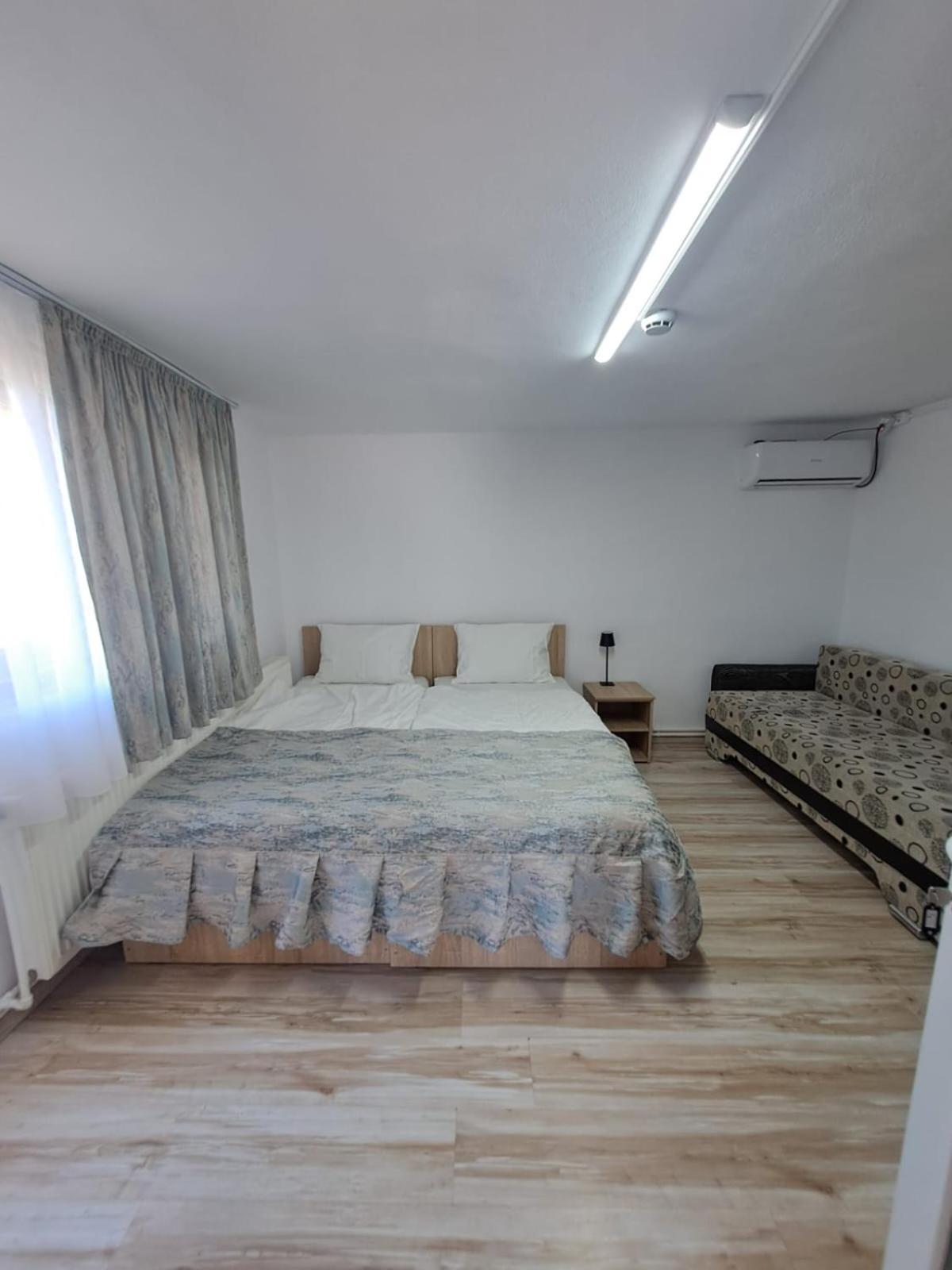 فندق Casa Sofia Târgu Jiu المظهر الخارجي الصورة